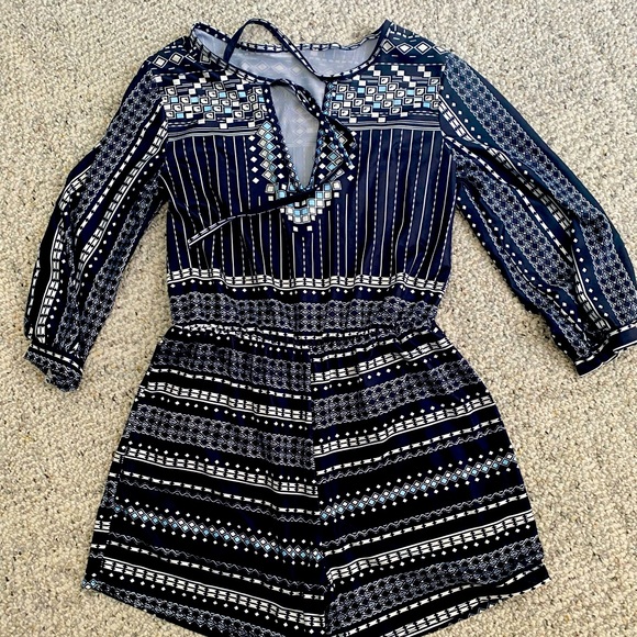 Bette-Geometric print cutest little romper. Super comfy. New without tags. - Picture 1 of 2